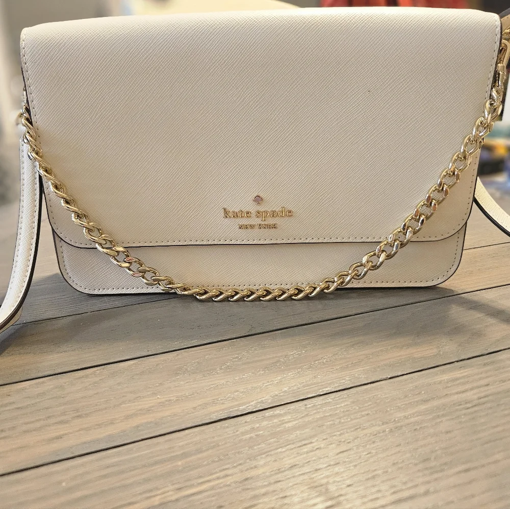Kate Spade Ivory Crossbody Bag with Gold Chain NWT - Picture 3 of 11